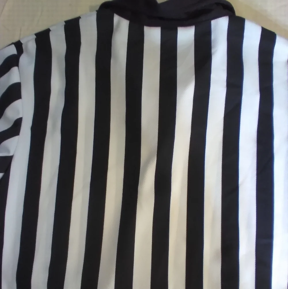 Athletic Apparel Referee Shirt Mens Size 42/ 44 Short Sleeve Sports - Picture 5 of 7